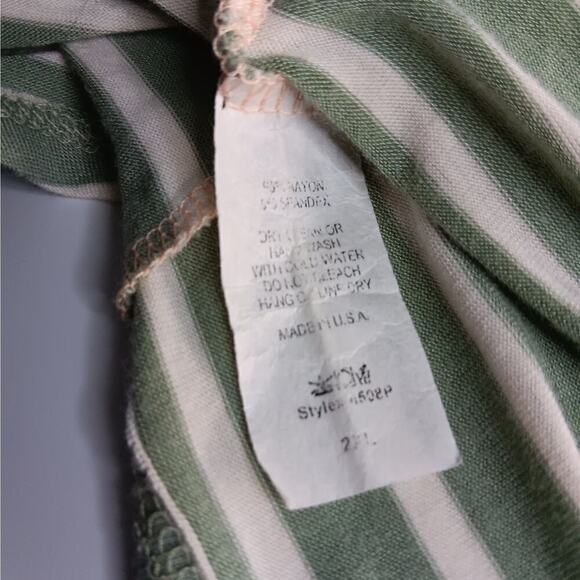 EUC Entro Rose, White, and Green Soft Handkerchief Hemline Vest Size 2X - Picture 6 of 6